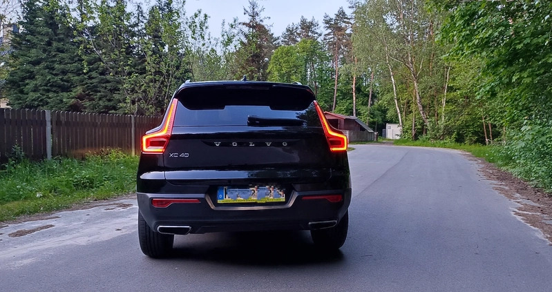 Volvo XC 40 cena 99900 przebieg: 182000, rok produkcji 2019 z Łazy małe 529